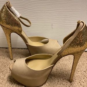 Aldo Ponferrada Gold Glitter Heels